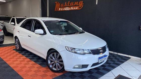 KIA CERATO 1.6 E.221 SEDAN 16V GASOLINA 4P AUTOMÁTICO KIA CERATO 1.6 E.221 SEDAN 16V GASOLINA 4P AUTOMÁTICO